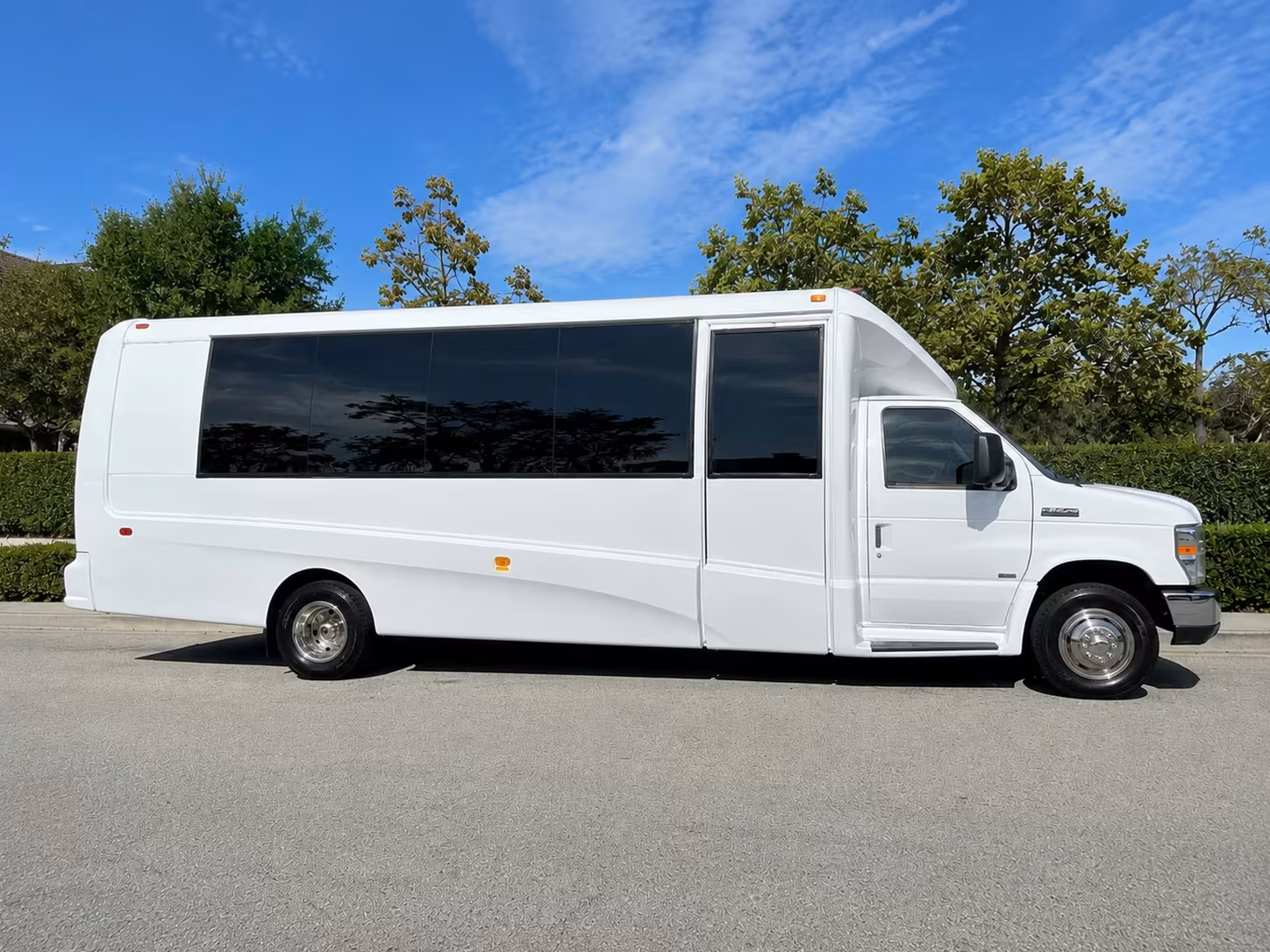 minibus rentals in redding for smaller prom groups who want privacy