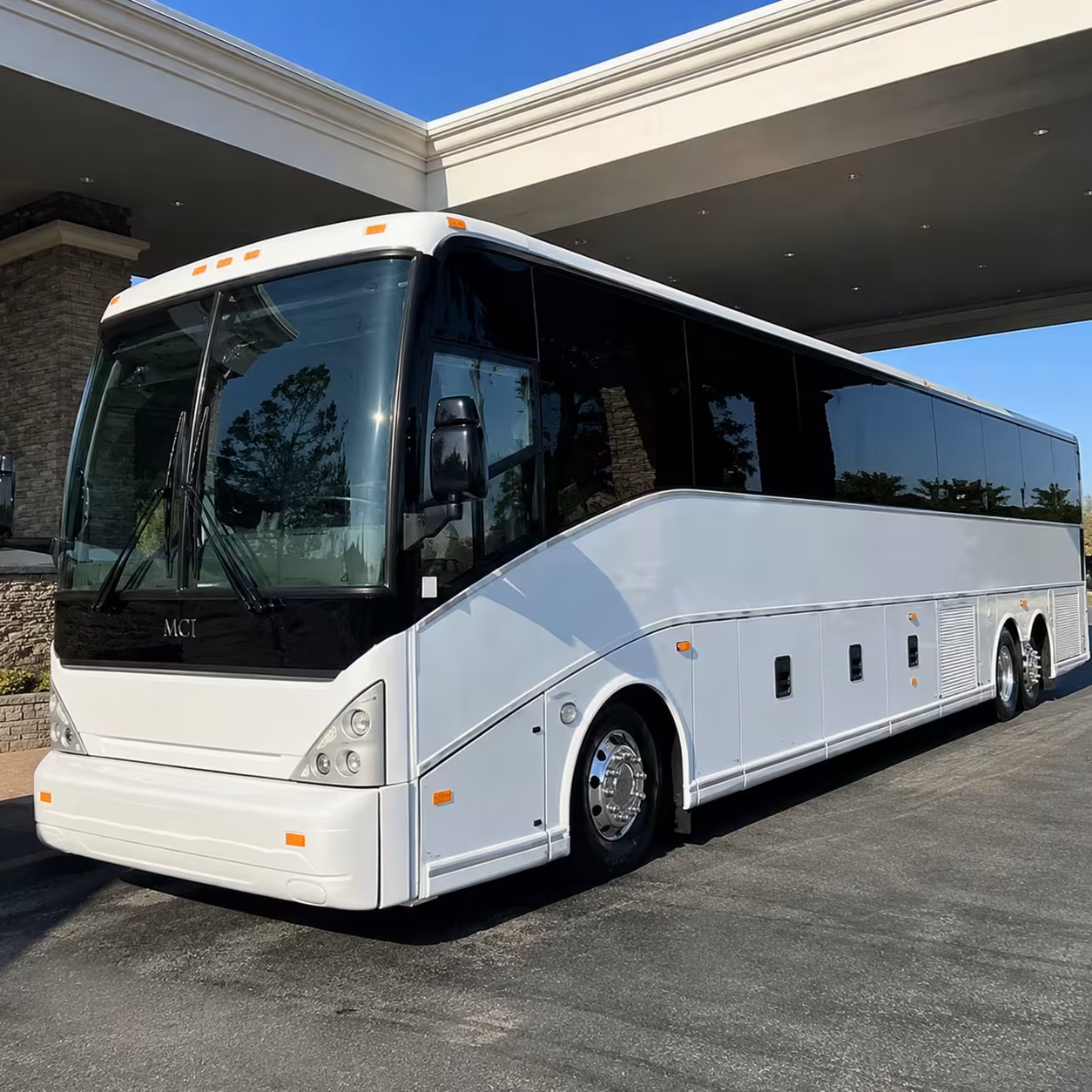 redding regional airport shuttle buses for group arrivals